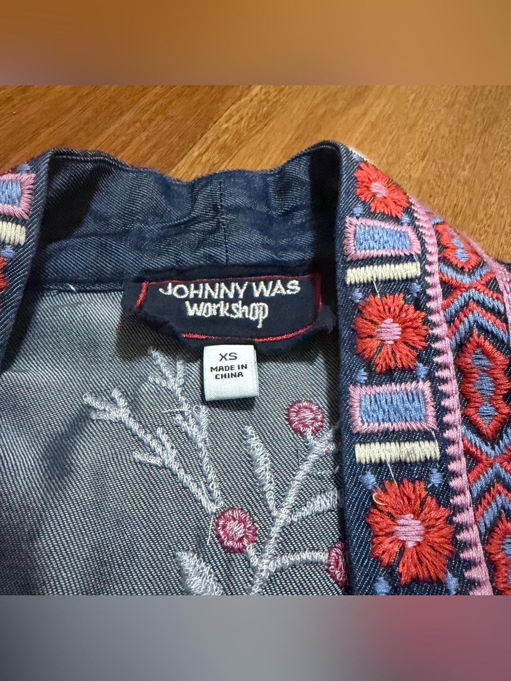 Johnny Was Navy Embroidered Floral Piper Shirt Tail Open Kimono EUC Size XS - Picture 3 of 5